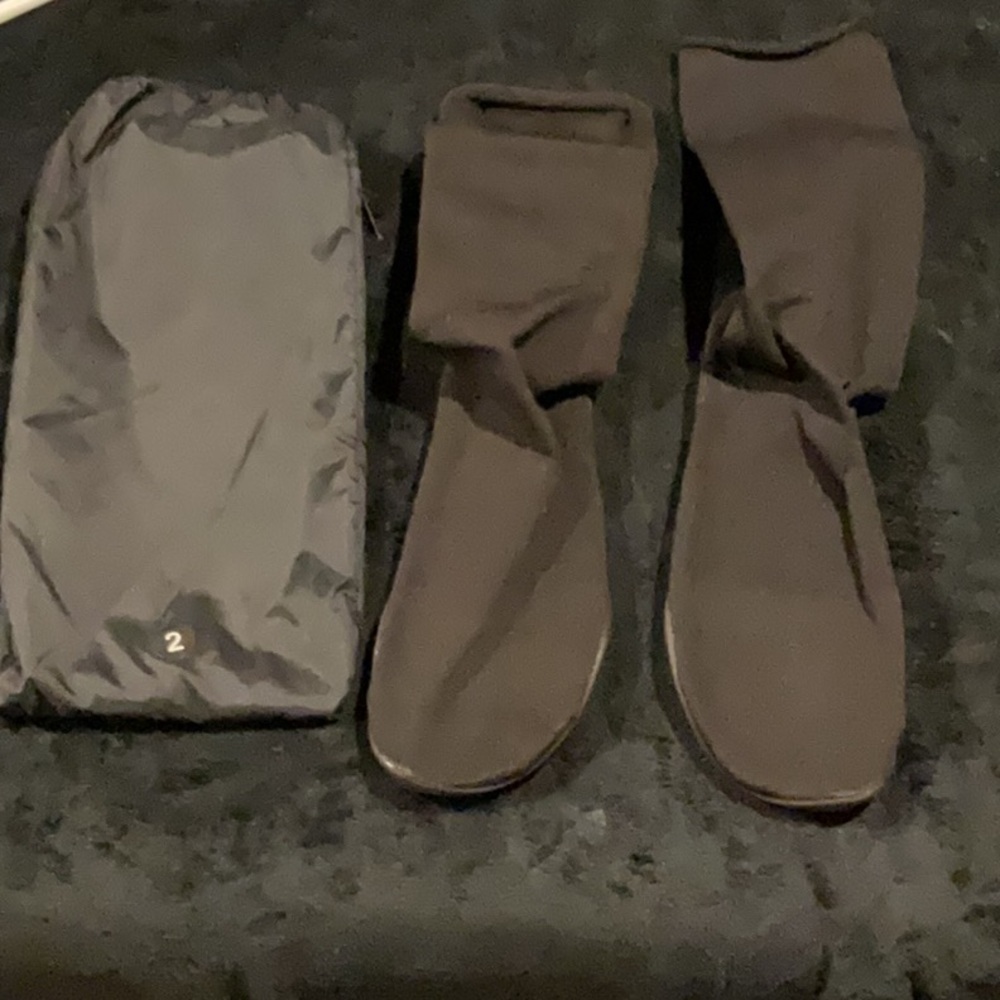 Yeezy Pods